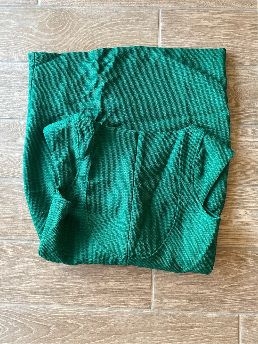 Tahari ASL Emerald Cap-Sleeve Sheath with Gold Buckle - Picture 3 of 3